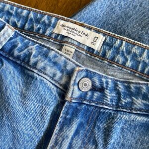 NWOT Abercrombie & Fitch Curve Love Jeans